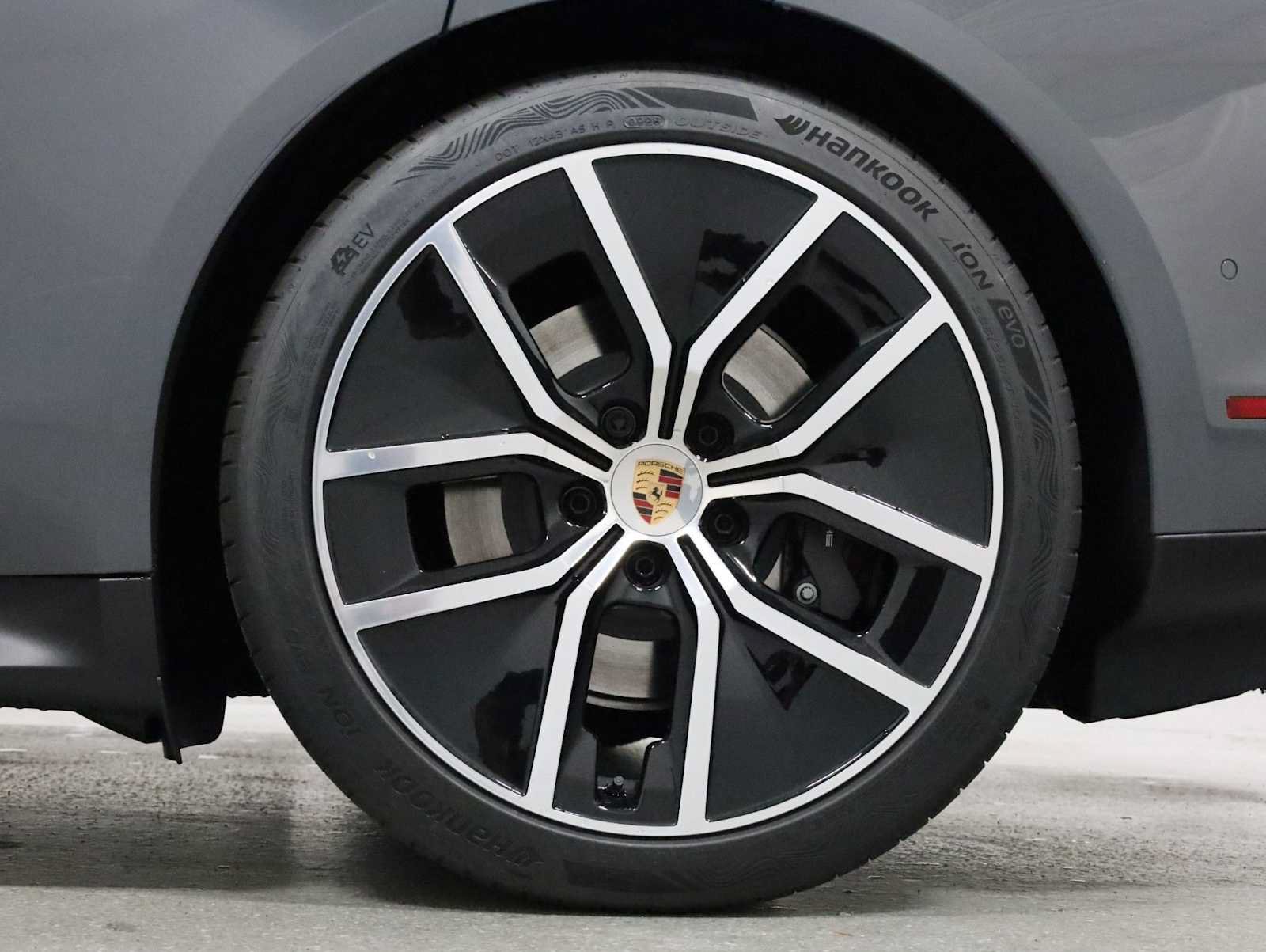New 2026 Porsche Taycan AWD/4WD image 37