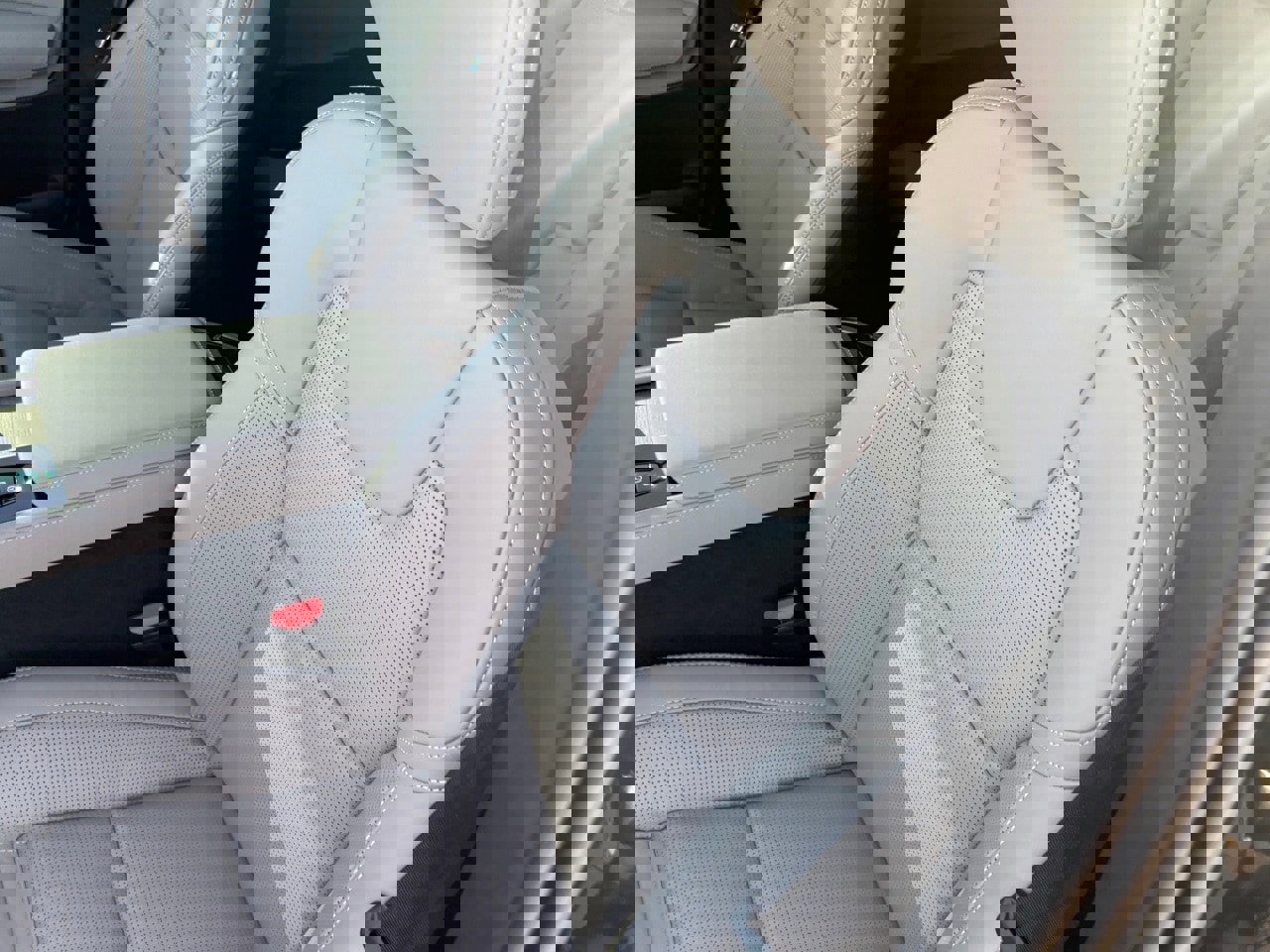 New 2026 Volvo XC90 B5 Ultra w/ Lounge Package image 13