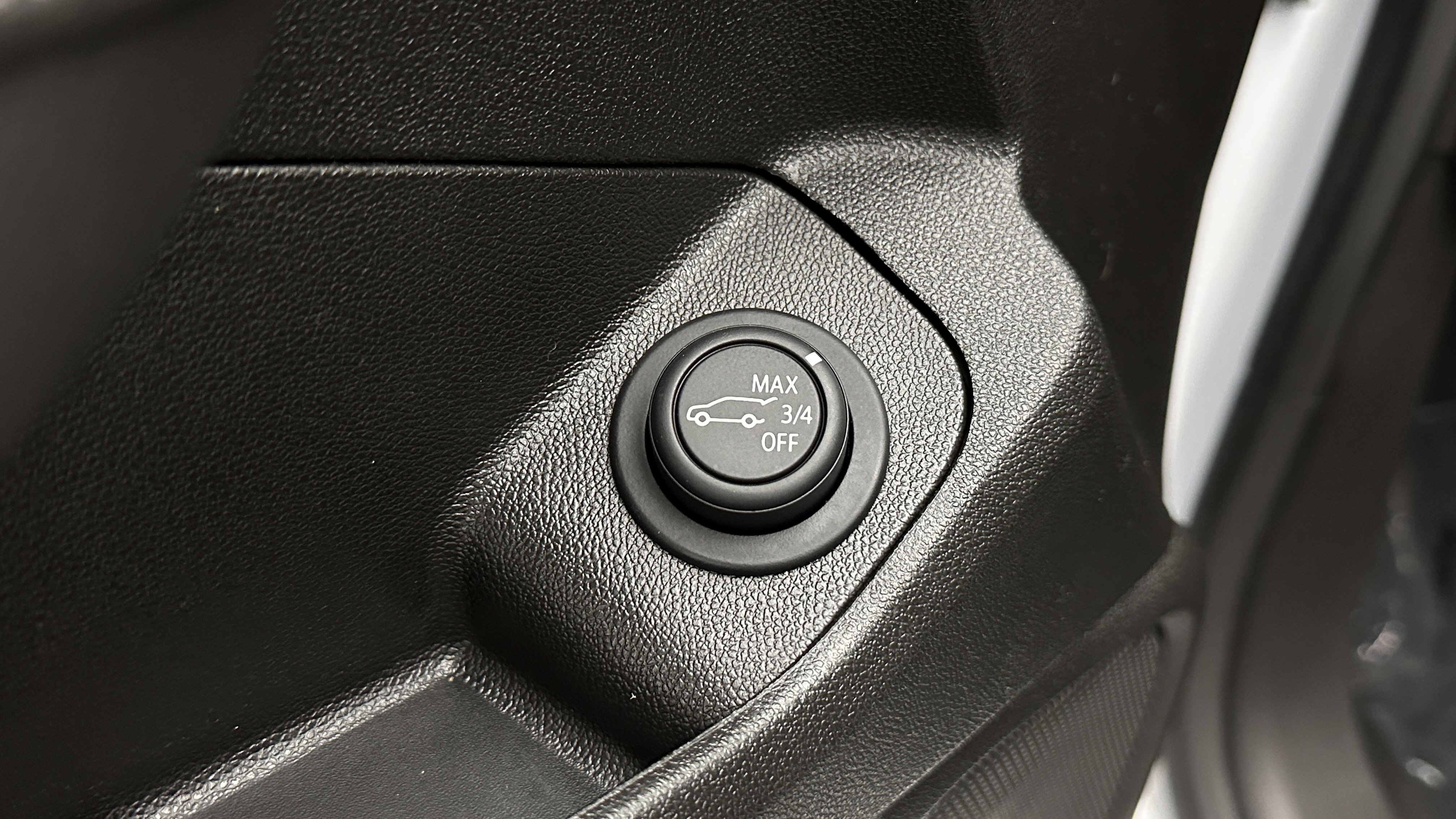 Used 2022 GMC Terrain SLT image 13