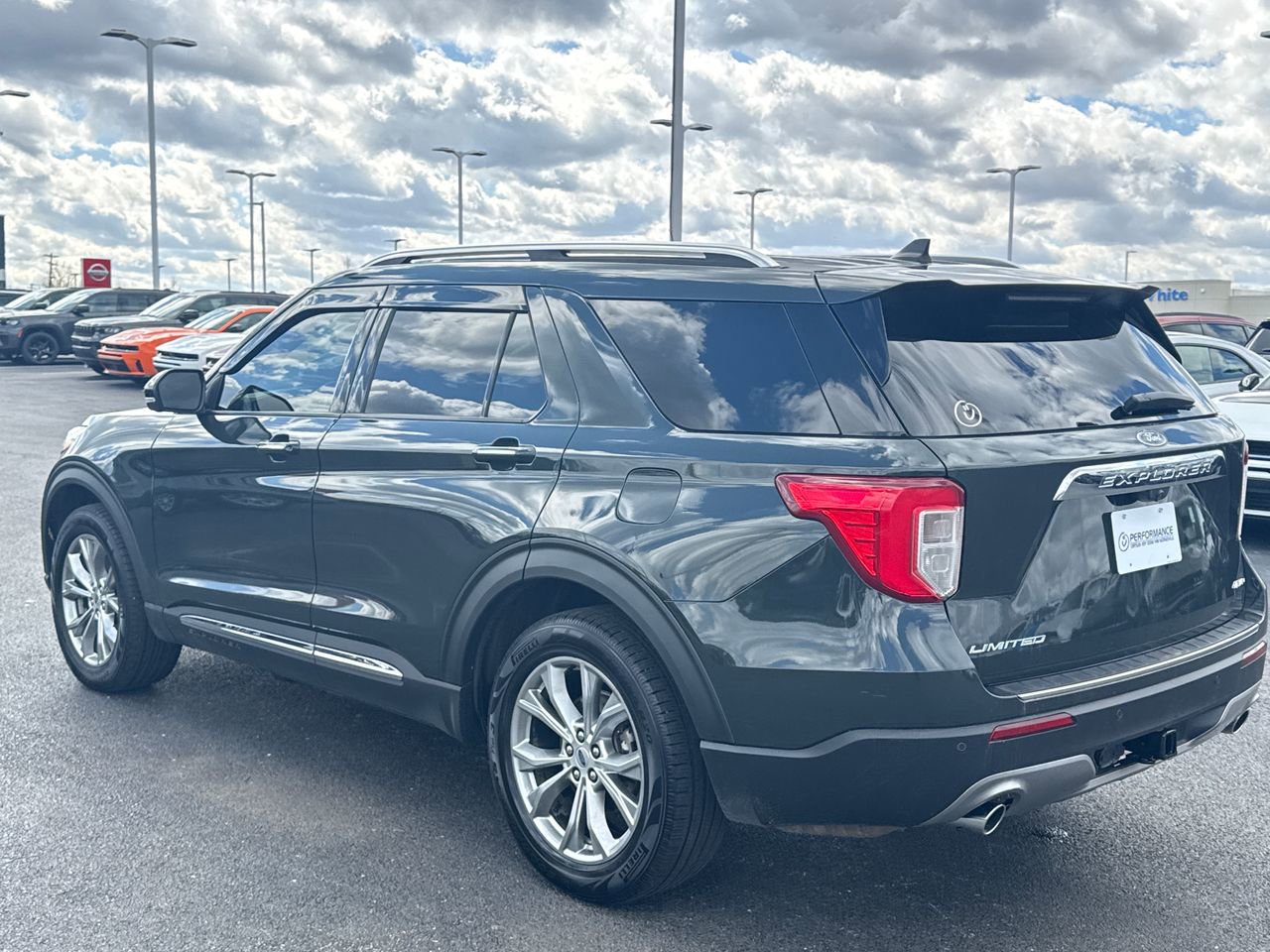 Used 2022 Ford Explorer Limited w/ Equipment Group 301A image 5