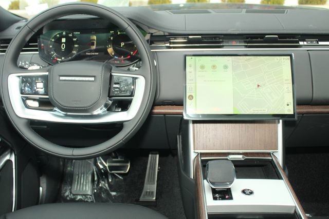 New 2026 Land Rover Range Rover SE image 4
