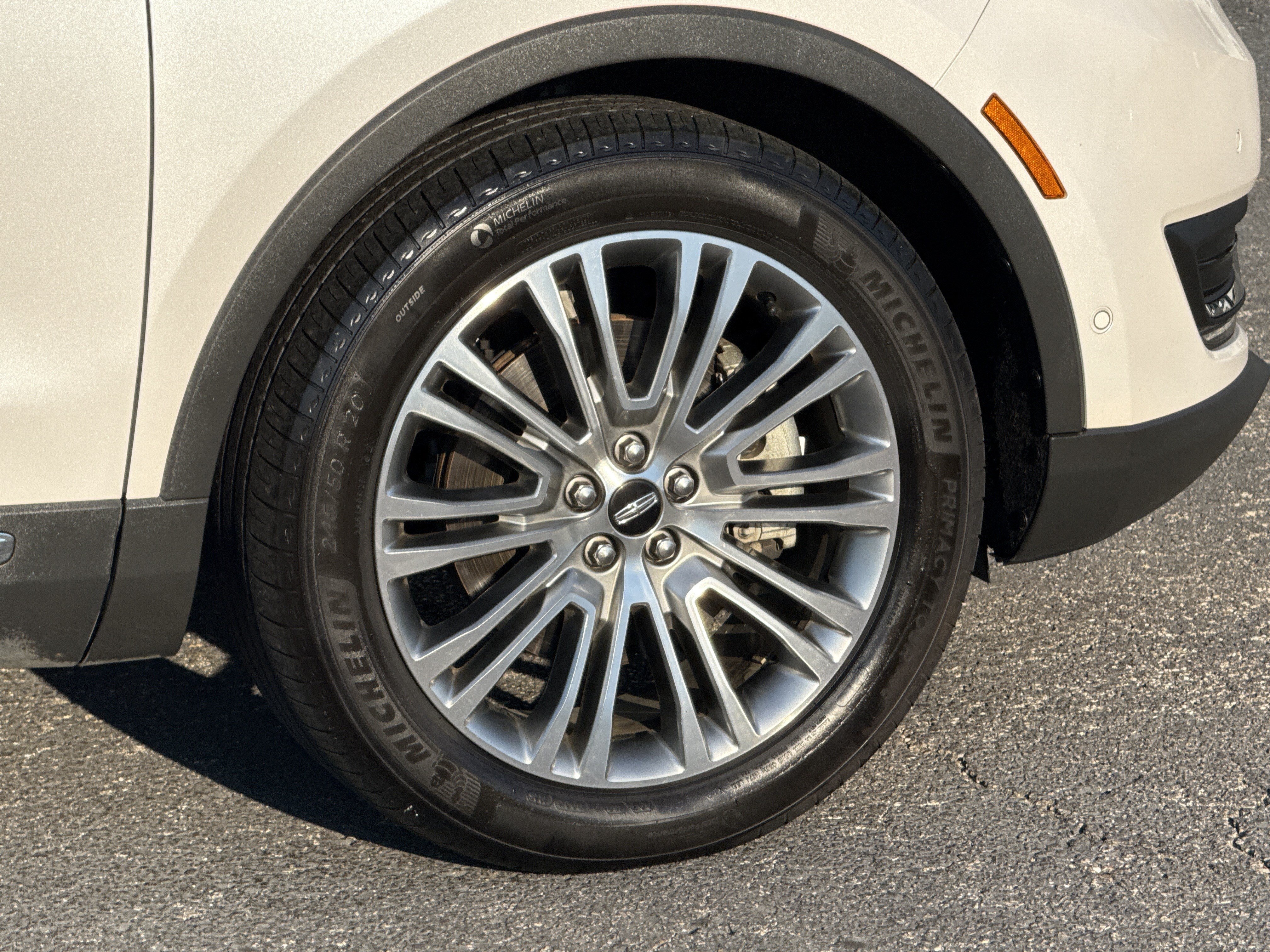 Used 2018 Lincoln MKX Reserve FWD image 5