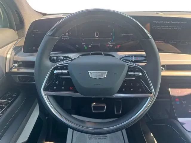 New 2027 Cadillac Vistiq Sport w/ LPO, Floor Liner Package AWD/4WD image 25