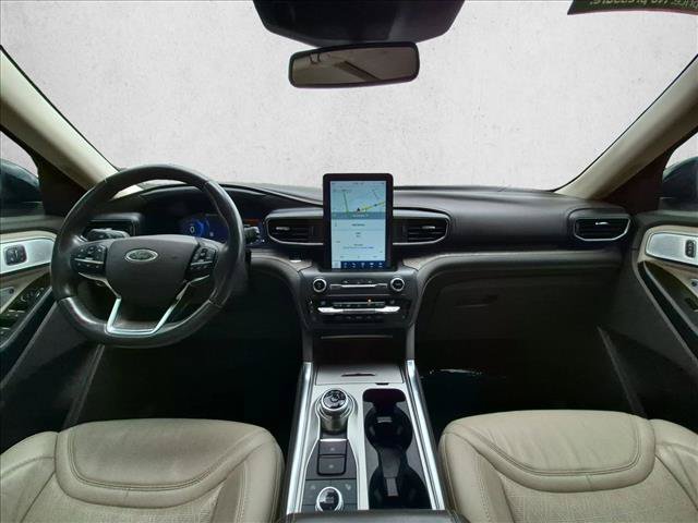 Used 2020 Ford Explorer Platinum w/ Premium Technology Package AWD/4WD image 19