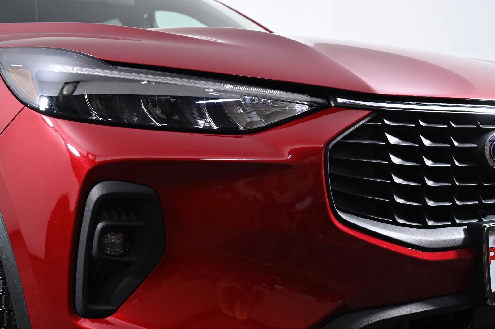 Used 2025 Ford Escape SE image 4