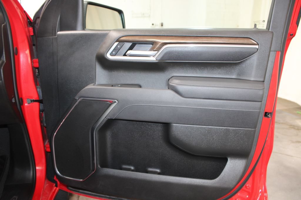 Used 2025 Chevrolet Silverado 1500 LT AWD/4WD image 37