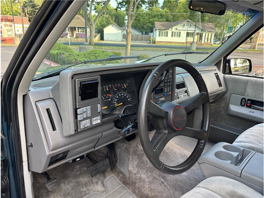 Used 1993 GMC Suburban 2500 RWD image 13
