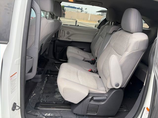 Used 2023 Toyota Sienna LE FWD image 22