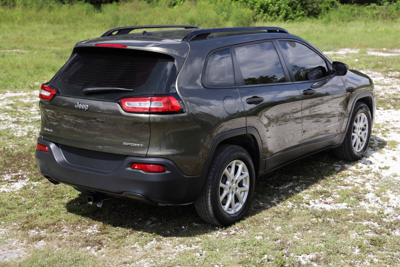 Used 2015 Jeep Cherokee Sport w/ Sport Appearance Group AWD/4WD image 11