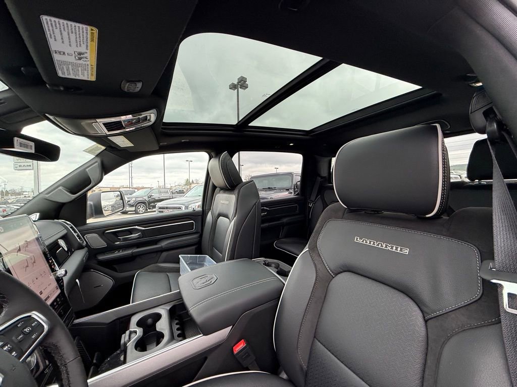 New 2026 RAM 1500 Laramie AWD/4WD image 14