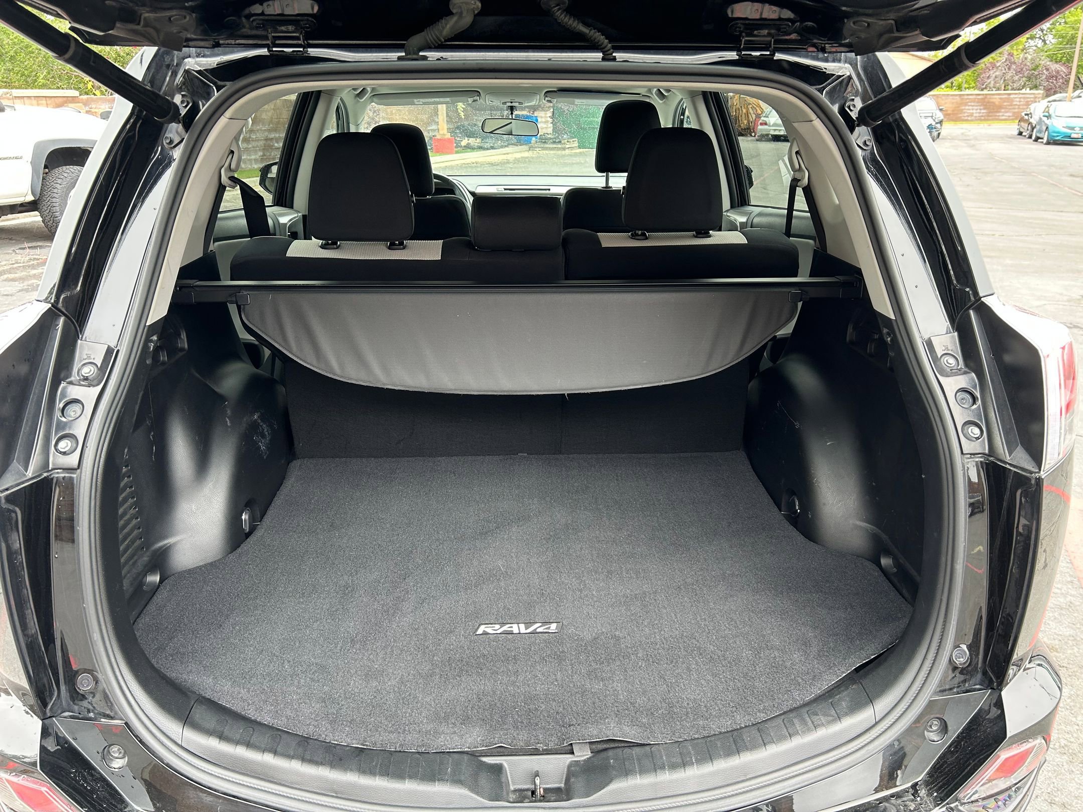 Used 2016 Toyota RAV4 XLE AWD/4WD image 26