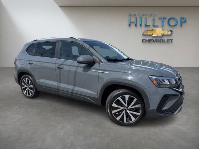 Used 2022 Volkswagen Taos SE image 2