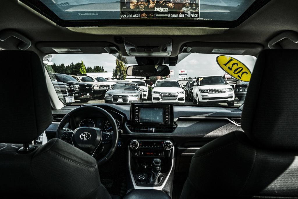 Used 2021 Toyota RAV4 XLE w/ XLE Grade Weather Package AWD/4WD image 35
