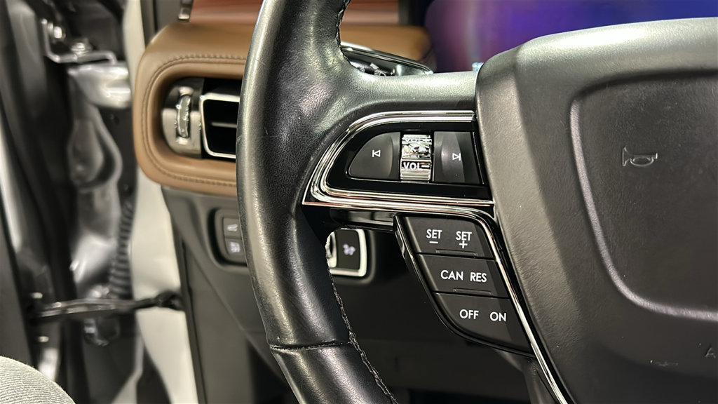 Used 2023 Lincoln Nautilus Reserve AWD/4WD image 13