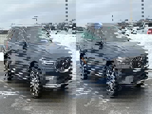 Used 2023 Volvo XC60 T8 Ultimate w/ Climate Package image 33