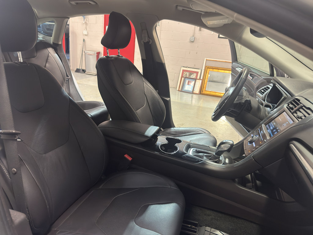 Used 2016 Ford Fusion Titanium FWD image 22