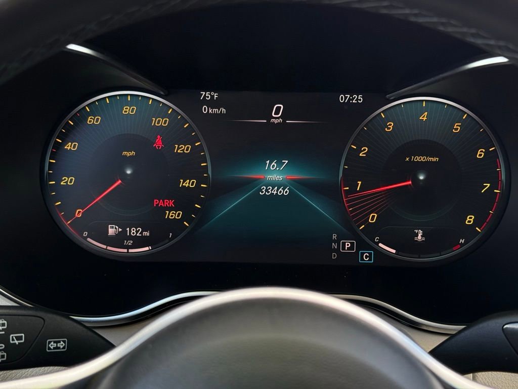 Used 2022 Mercedes-Benz GLC 300 4MATIC w/ Premium Package Lite image 11