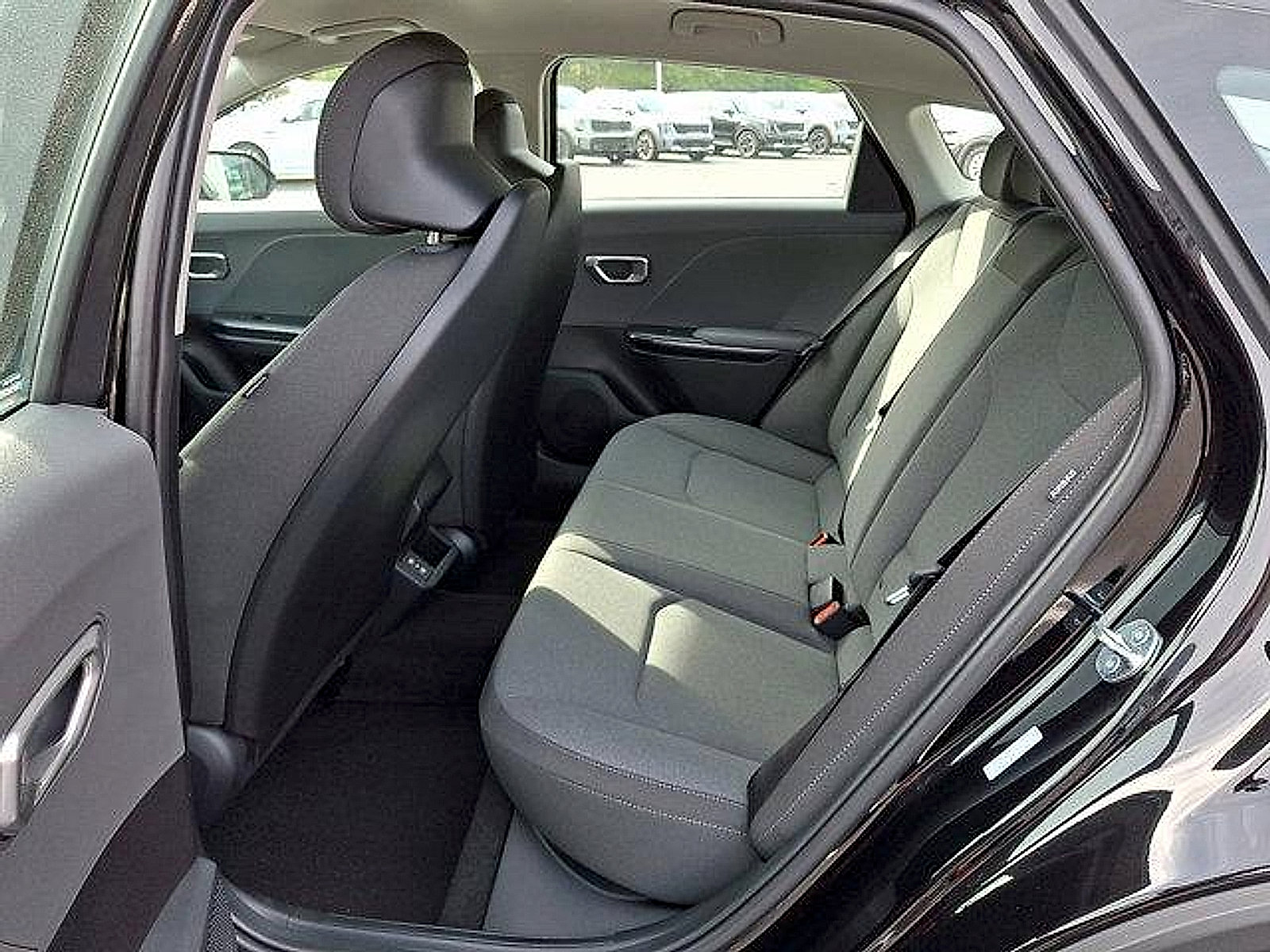 New 2025 Kia K4 LXS image 5