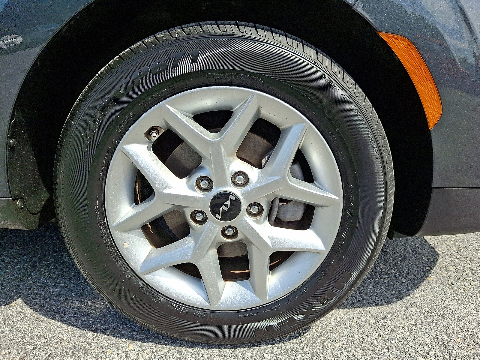 Certified 2025 Kia Soul LX w/ LX Technology Package FWD image 8