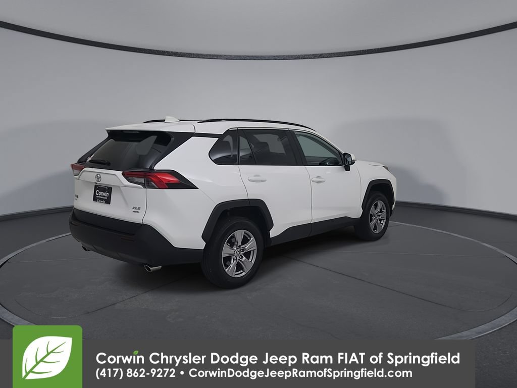 Used 2025 Toyota RAV4 XLE AWD/4WD image 15