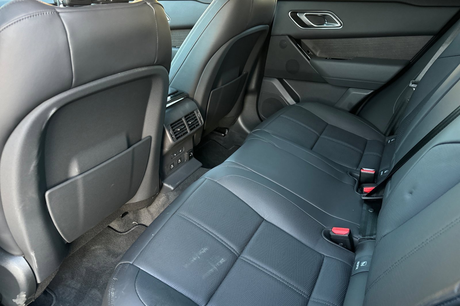 New 2024 Land Rover Range Rover Velar Dynamic HSE image 11