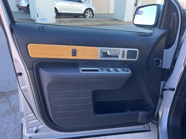 Used 2010 Lincoln MKX 2WD image 9