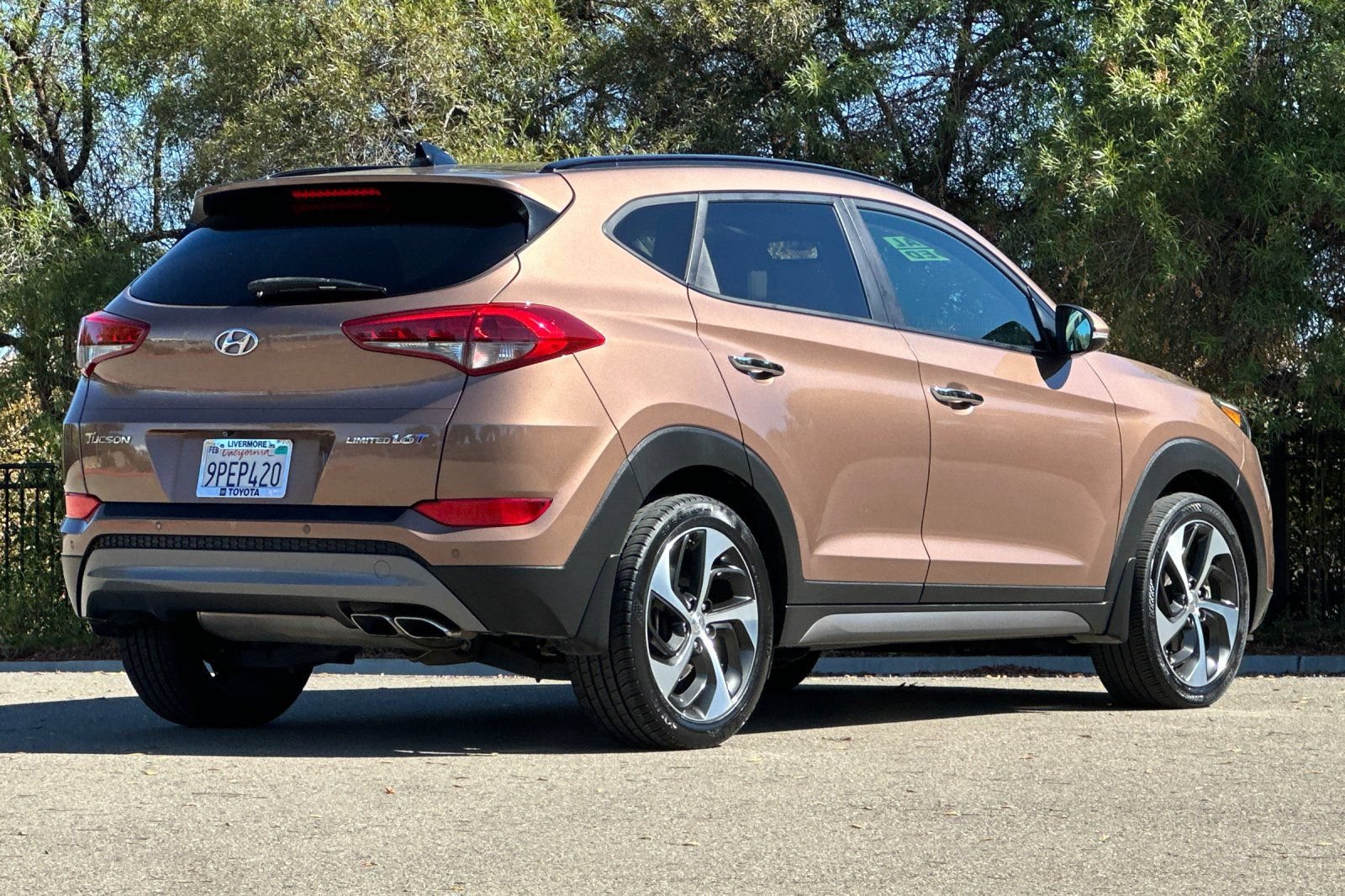 Used 2016 Hyundai Tucson Limited w/ Option Group 03 FWD image 4