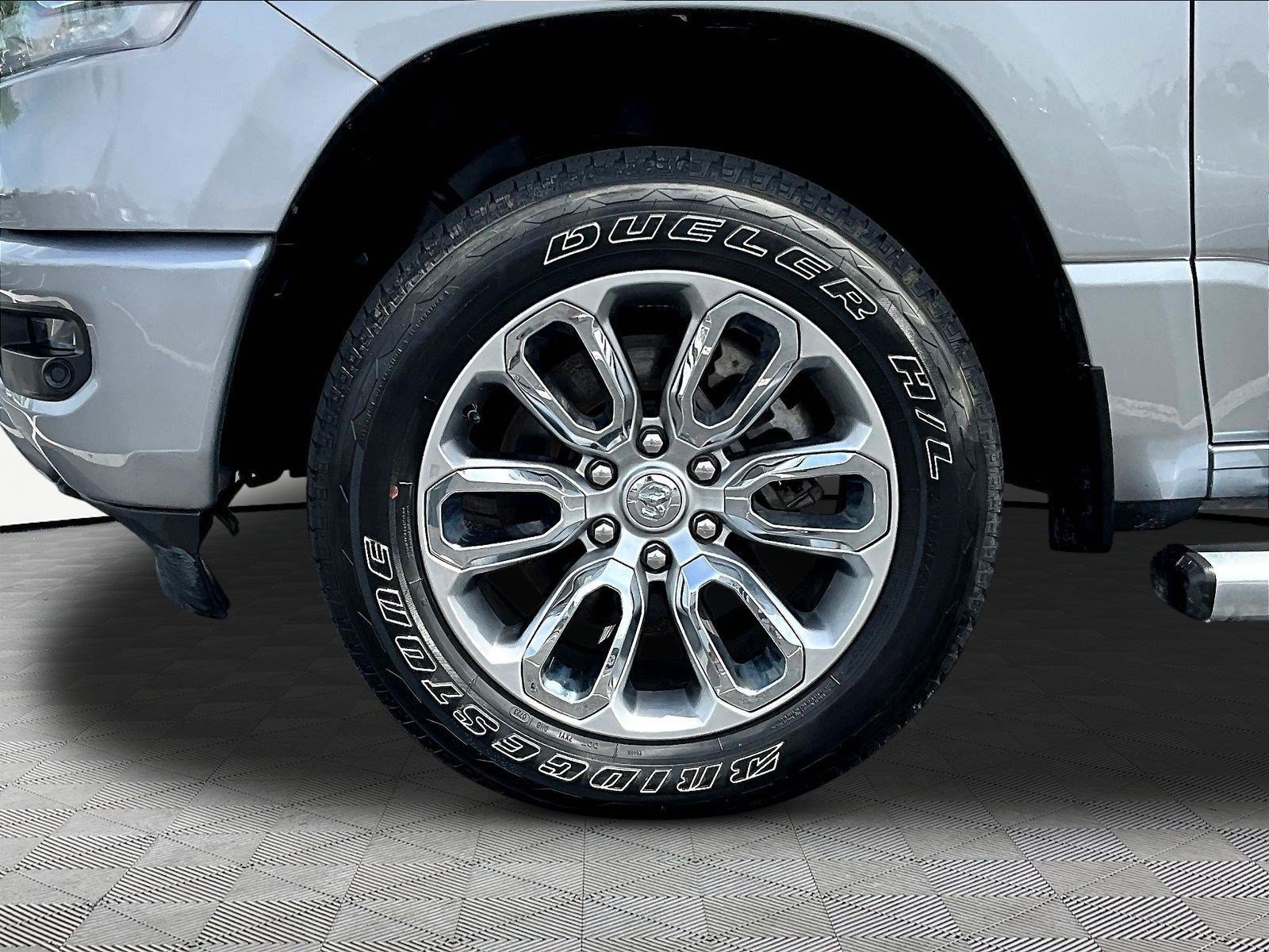 Used 2023 RAM 1500 Laramie AWD/4WD image 34