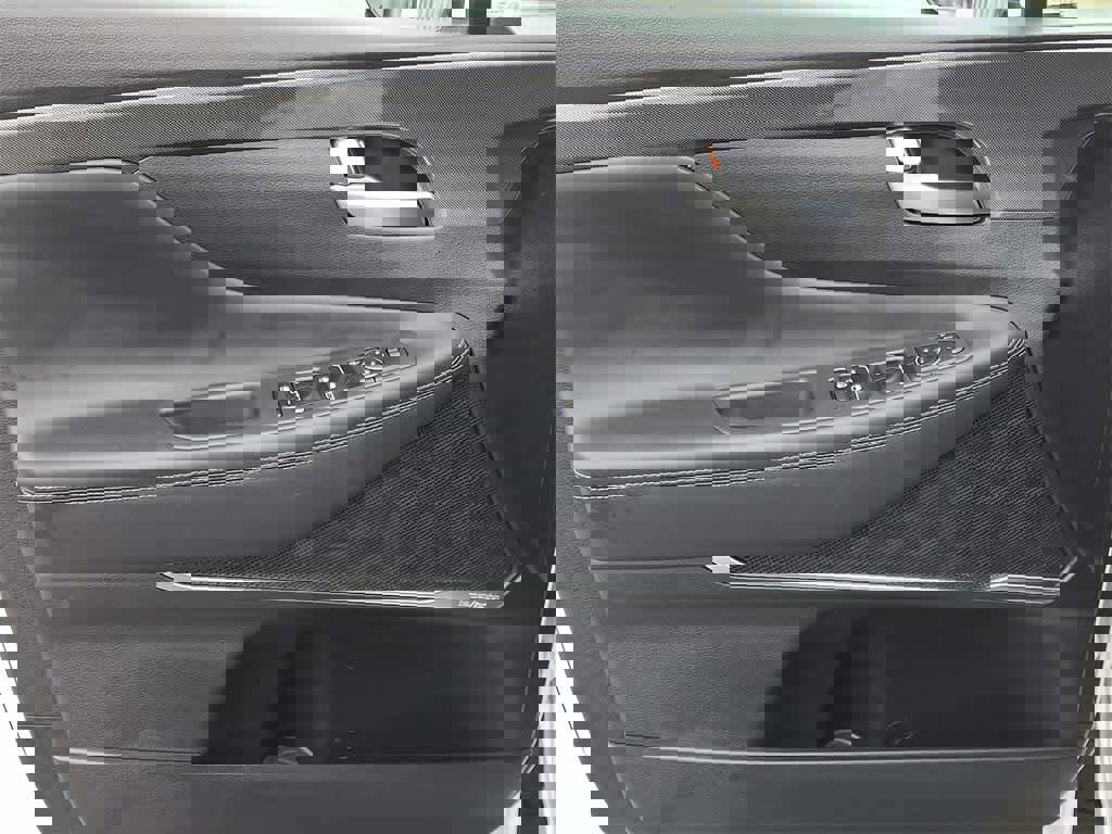 Used 2023 Hyundai Santa Fe SEL Premium image 10