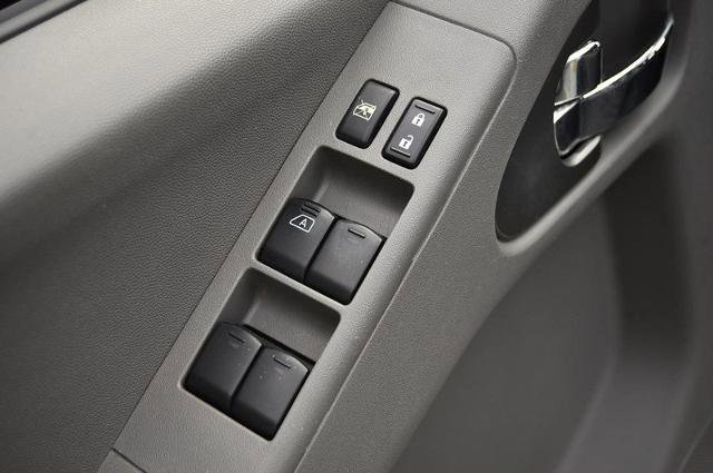 Used 2013 Nissan Frontier SV w/ SV Value Truck Pkg image 10