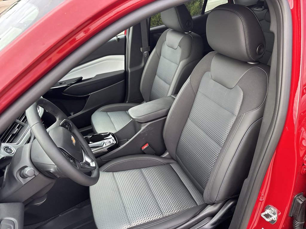 New 2026 Chevrolet Trax LT w/ Sunroof Package FWD image 21