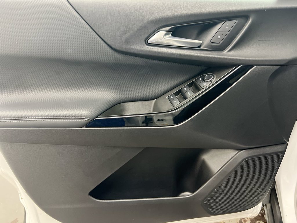Used 2025 Chevrolet Equinox LT w/ Safety and Technology Package FWD image 21