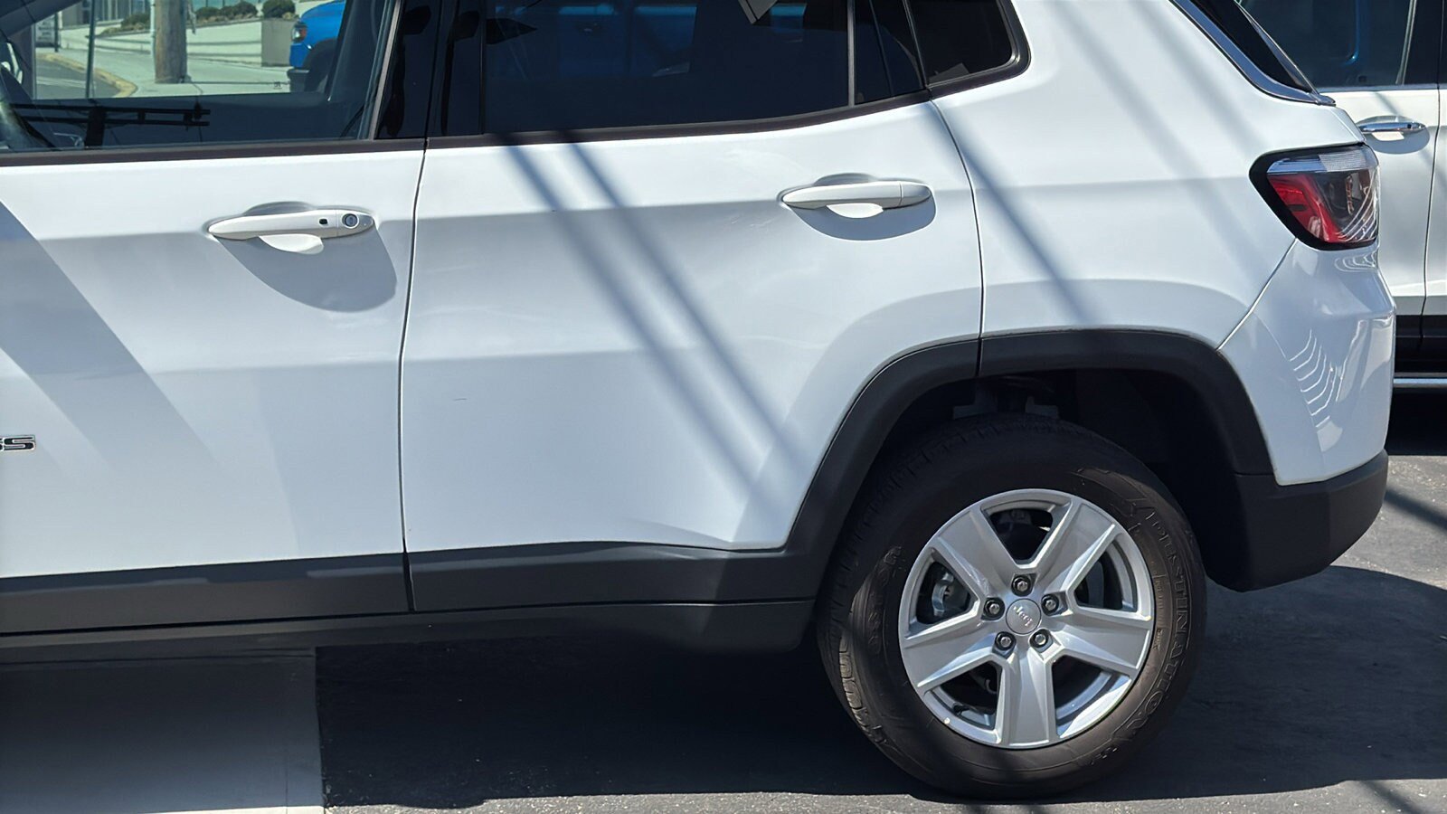 Certified 2022 Jeep Compass Latitude w/ Convenience Group AWD/4WD image 6