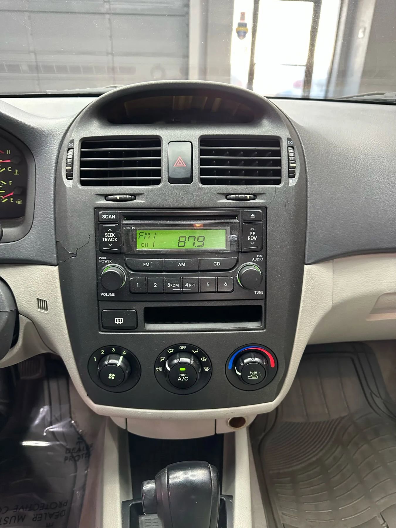 Used 2006 Kia Spectra EX image 10