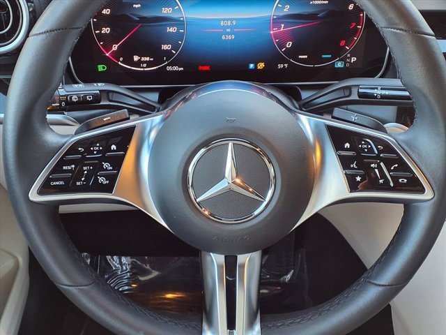 Used 2025 Mercedes-Benz GLC 300 image 9