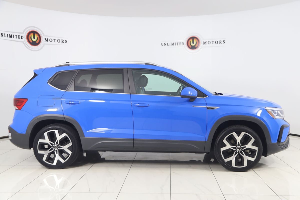 Used 2022 Volkswagen Taos SEL w/ Panoramic Sunroof Package AWD/4WD image 2