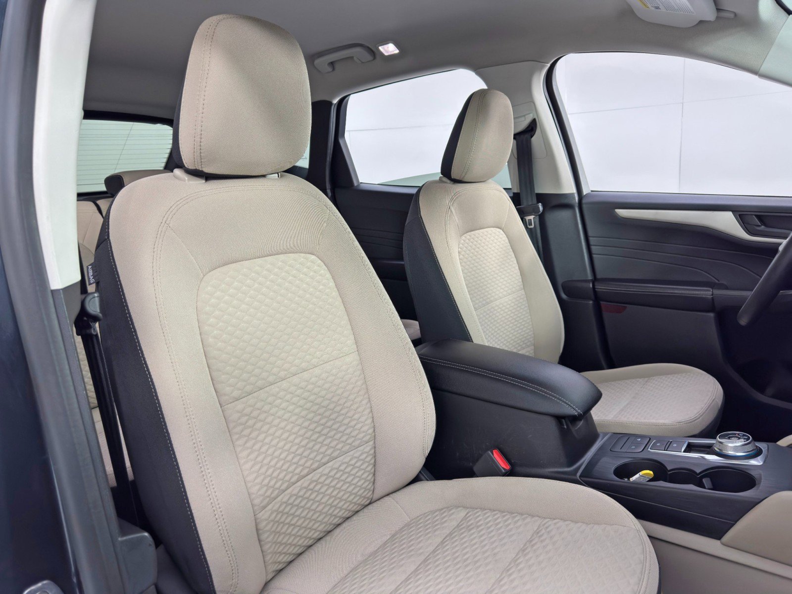 Used 2022 Ford Escape SE w/ Cold Weather Package image 31