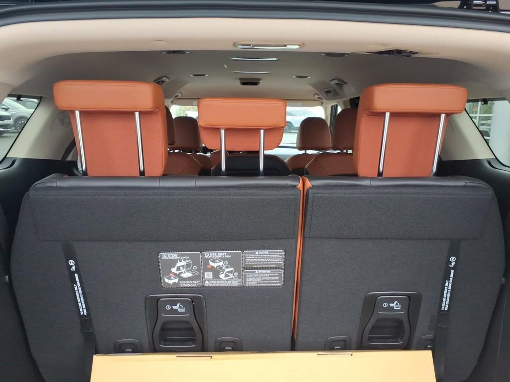 New 2026 Kia Carnival EX image 8