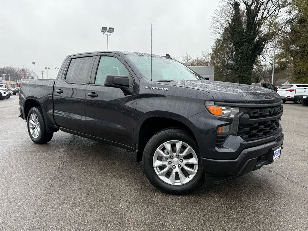 Used 2022 Chevrolet Silverado 1500 Custom image 2