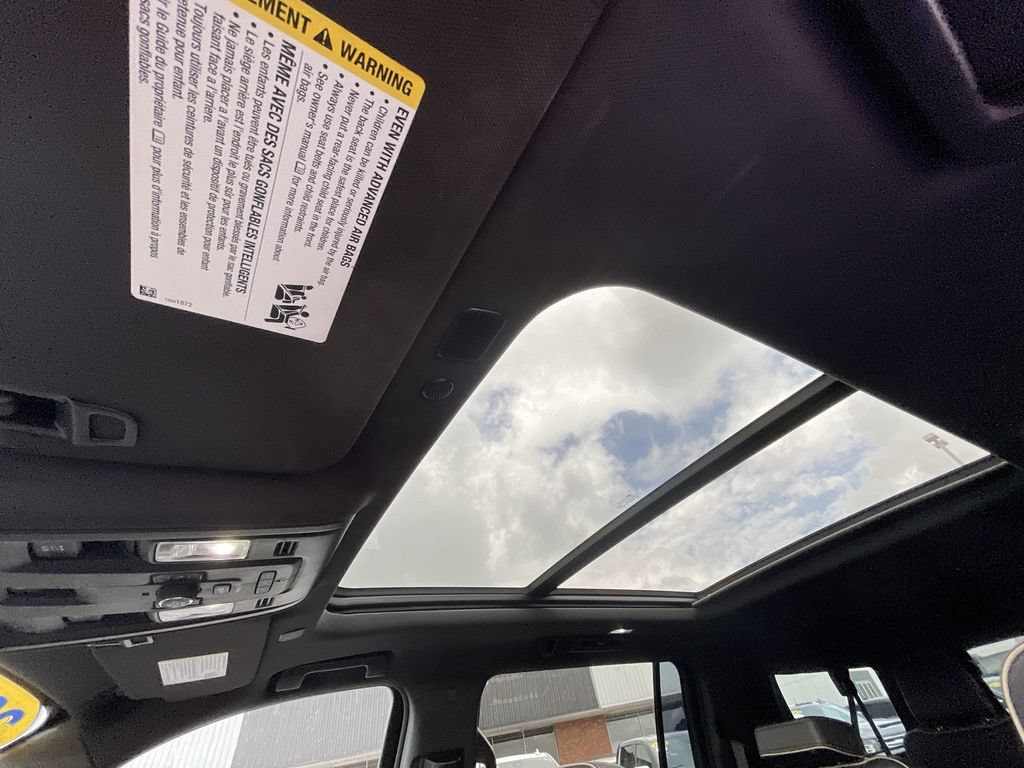 Certified 2021 Chevrolet Suburban Premier w/ Premium Package RWD image 19