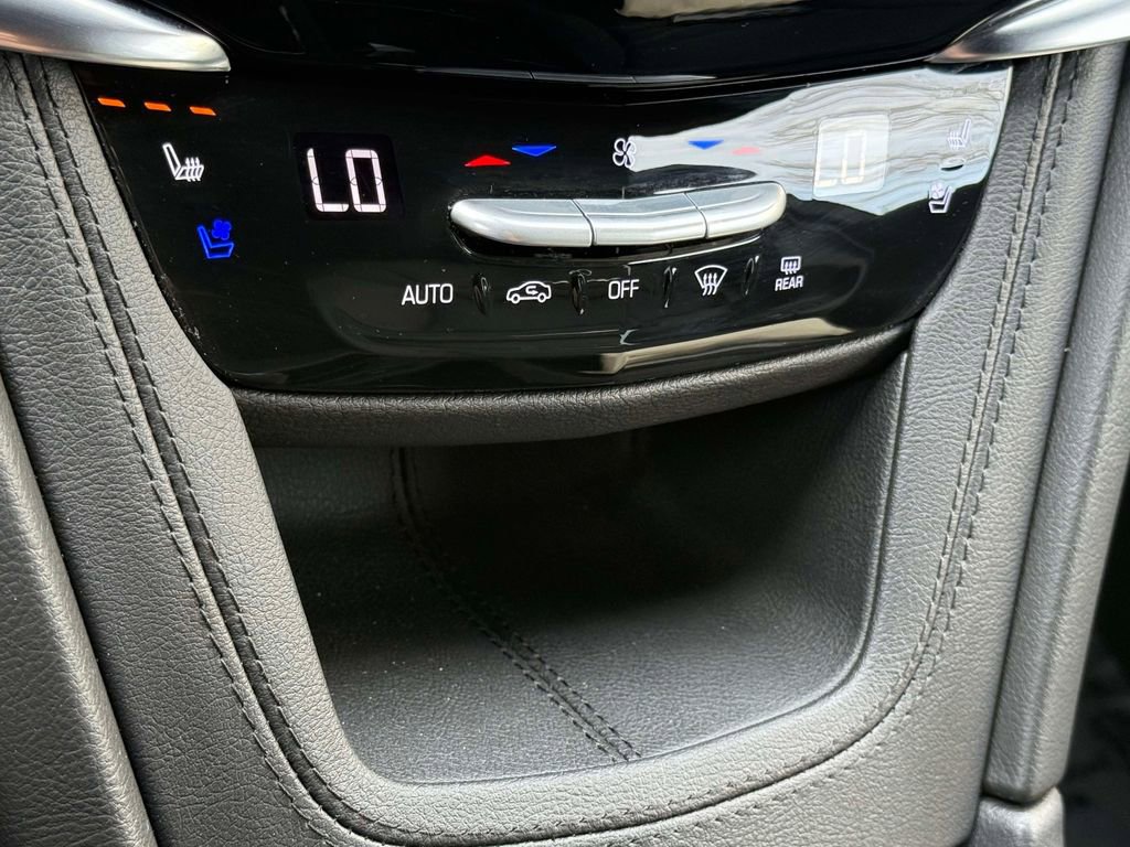 Used 2025 Cadillac XT6 Sport w/ Platinum Package image 27