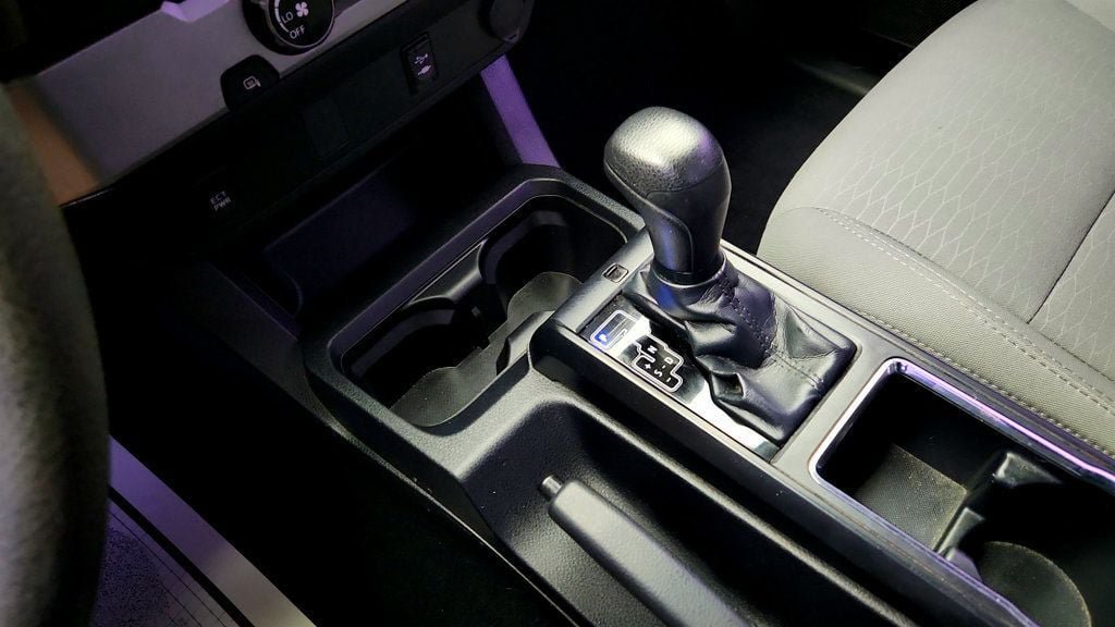 Used 2018 Toyota Tacoma SR RWD image 16