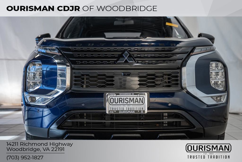 Used 2023 Mitsubishi Outlander SE Black Edition image 2