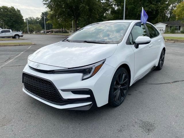 Used 2025 Toyota Corolla SE FWD image 3