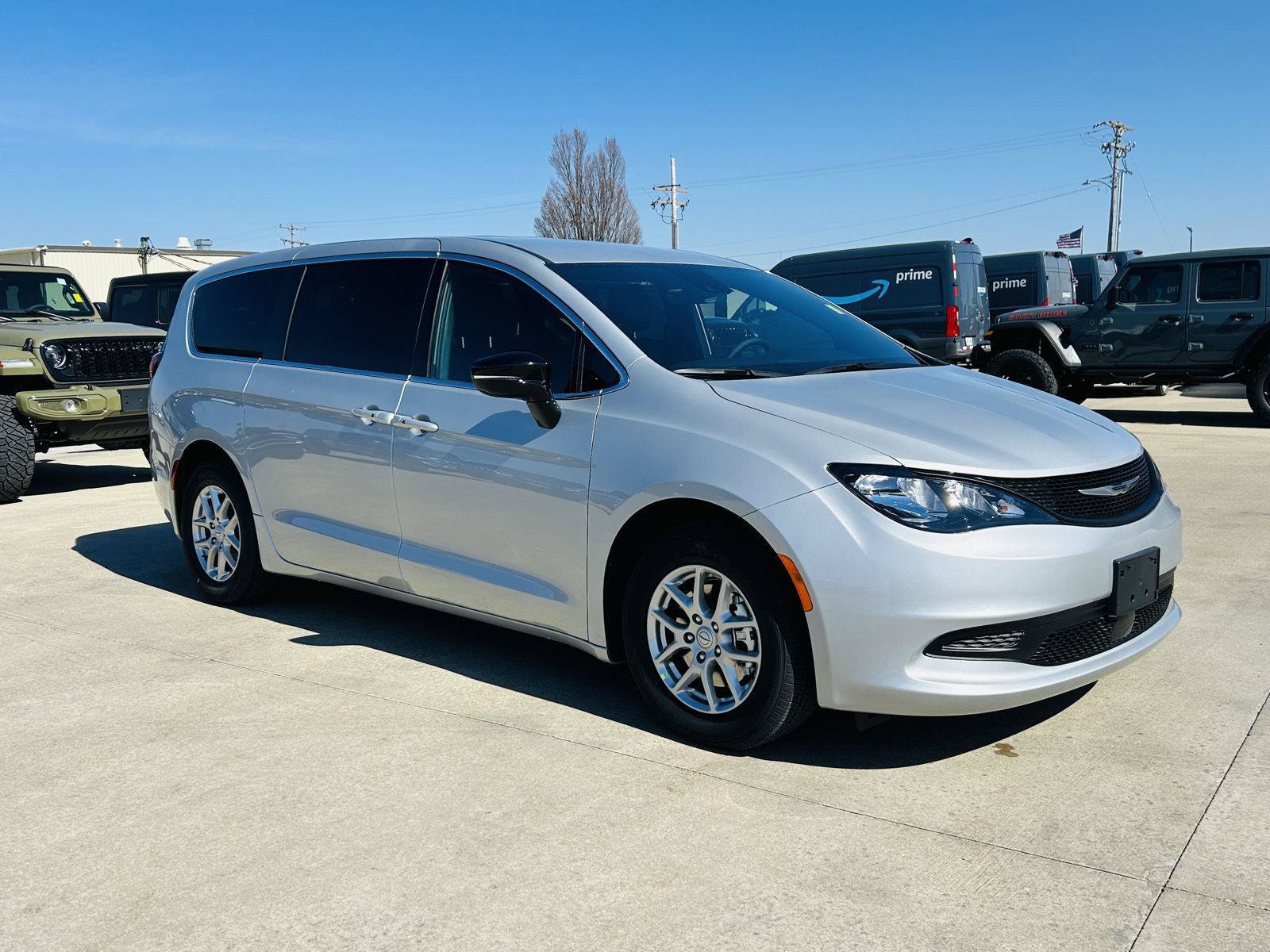 New 2026 Chrysler Voyager LX FWD video 2