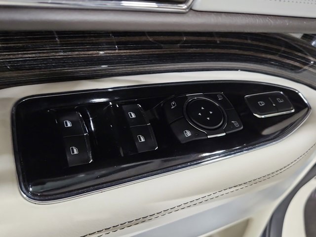 Used 2024 Lincoln Navigator Black Label image 11
