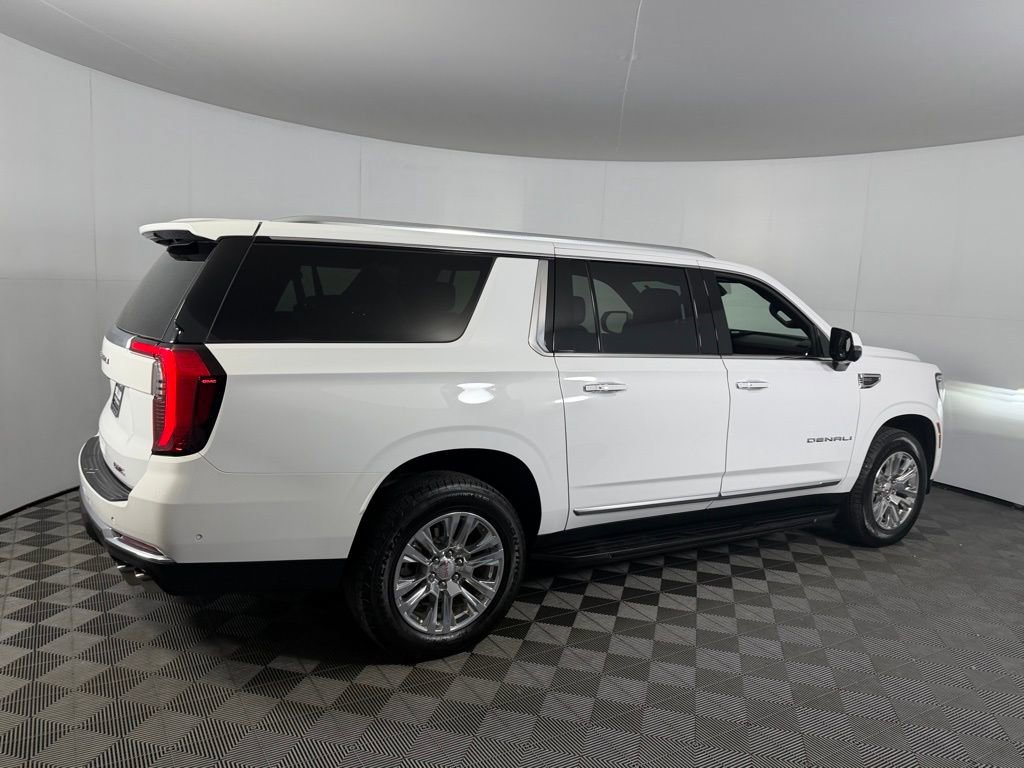 Used 2025 GMC Yukon XL Denali AWD/4WD image 5