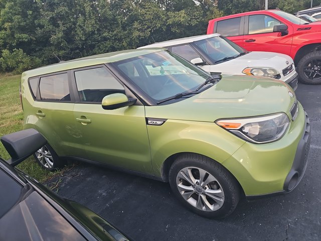 Used 2015 Kia Soul + FWD image 11