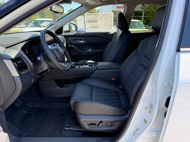 New 2026 Nissan Rogue Platinum image 17