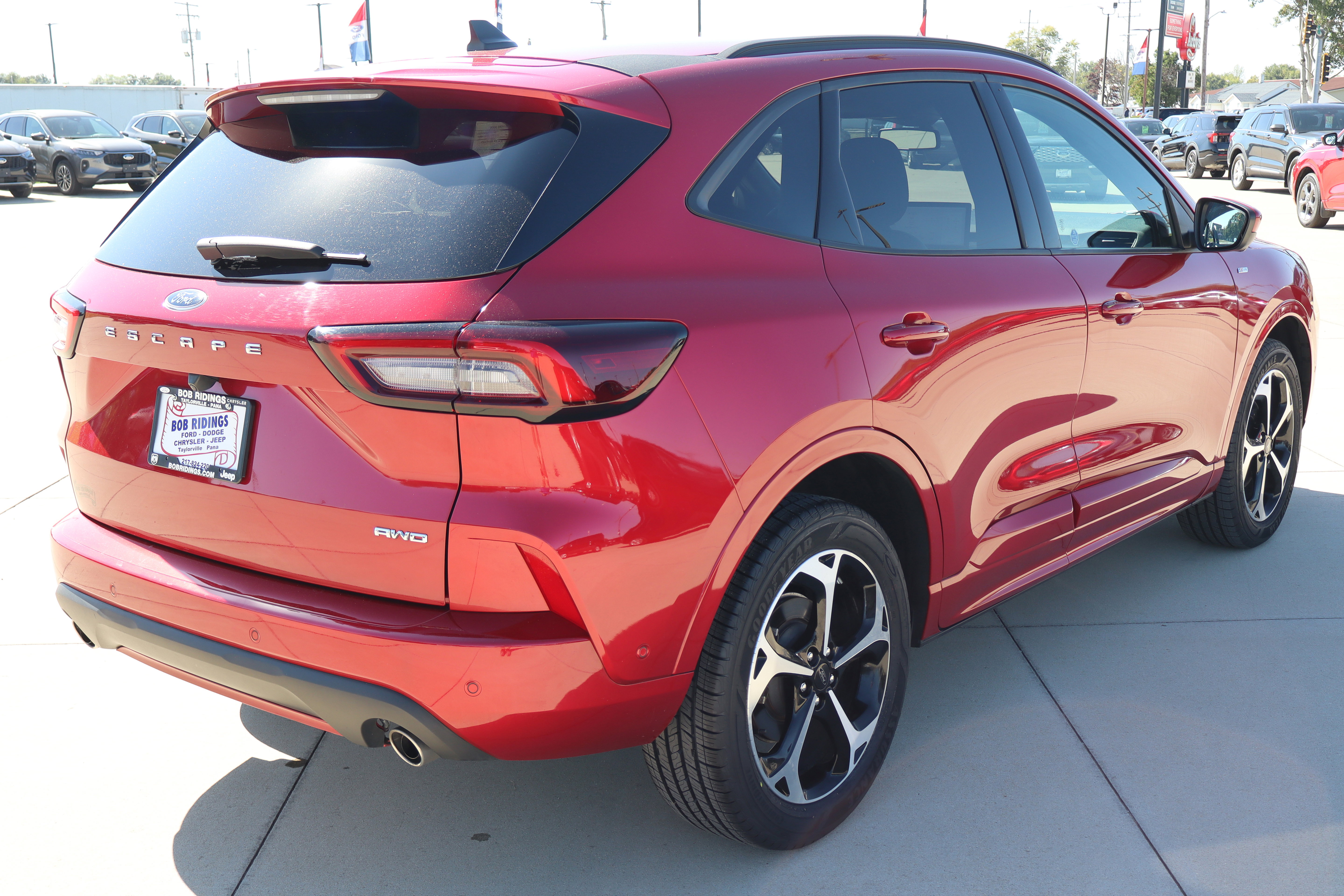 Used 2023 Ford Escape ST-Line Elite w/ Premium Technology Package AWD/4WD image 6
